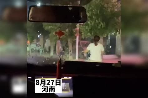 妈妈跟闺蜜约会回家晚了爸爸慢慢开车跟随网友干了这碗陈年狗粮 爸爸 网友 妈妈