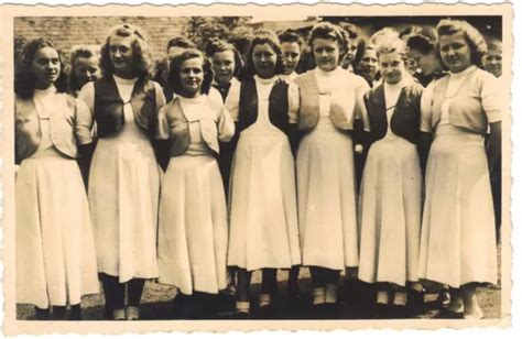 Org Foto Gruppe HÜbsche Bdm Mädchen Mädels Girls Lazarett 1944 Eur 3