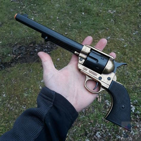 Denix Peacemaker Revolver Replica Gun Simulated Firing-and-Loading ...