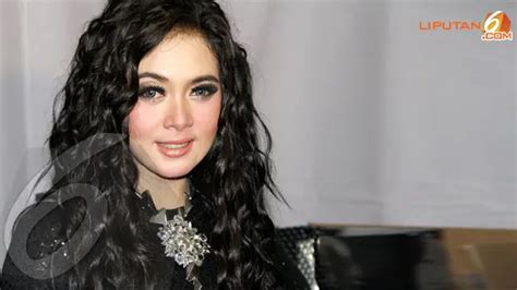 Syahrini Artis Lain Cinta Aku Tapi Gengsi ShowBiz Liputan6