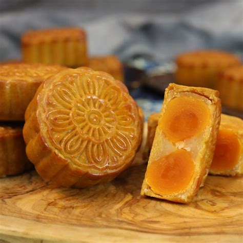 Classic Cantonese Mooncake Recipe – Souped Up Recipes