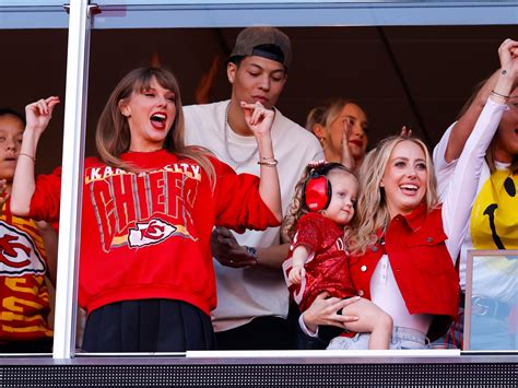 Taylor Swift's New Year's Eve Photo Shows Brittany Mahomes Friendship