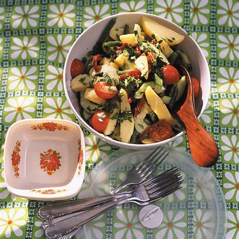 Kartoffelsalat Mit Bohnen Und Tomaten Rezept LIVING AT HOME