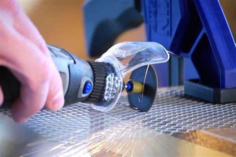 Comment Couper Du Plexiglas Avec Un Dremel Comme Un PRO