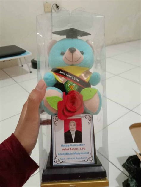 Piala Boneka Wisuda Murah Piala Wisuda Packing Mika Hampers Wisuda