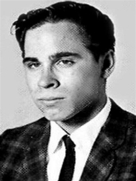 wall  faces vietnam veterans memorial fund