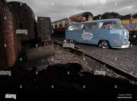 1971 VW Volkswagen Bay Window Camper Van Stock Photo Alamy