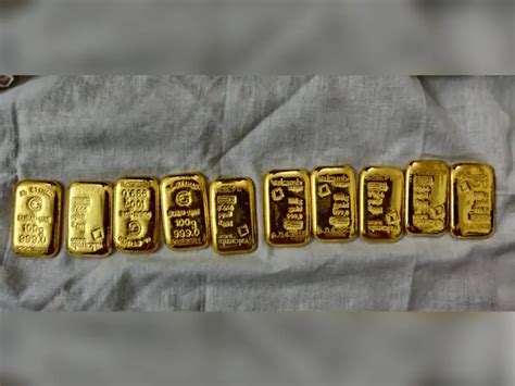 Four Arrested For Smuggling Gold Worth Rs 1 38 Crores In Hyderabad