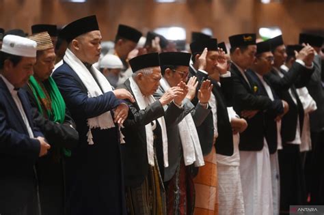 Wapres Ma Ruf Amin Shalat Idul Fitri Di Masjid Istiqlal Antara News