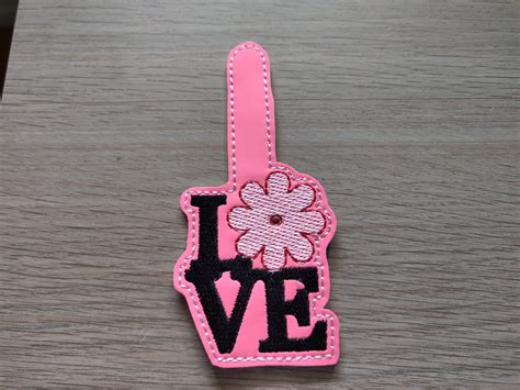 Ith Digital Embroidery Pattern For Love Daisy 3d Snap Tab Key Chain Bad Bobbin