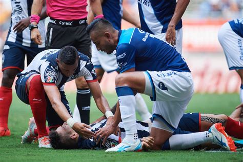 Jugador De Monterrey Sufre Conmoción Cerebral Por Fuerte Cabezazo