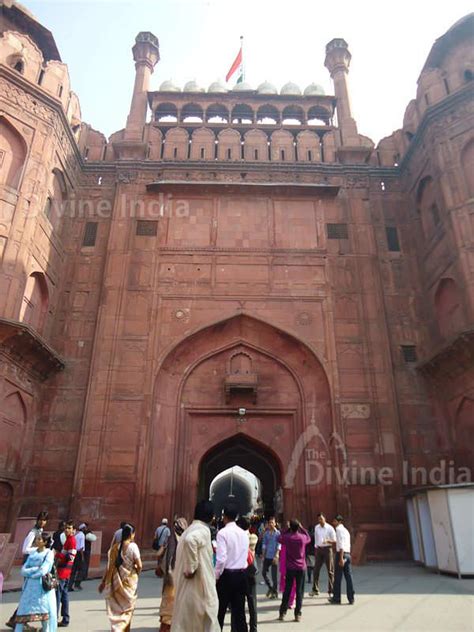 The Red Fort : Lahori Gate (Main entrance) - The Divine India