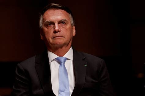 Imputaron A Jair Bolsonaro Por Apropiarse De Joyas Que Le Regalaron