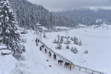 Freezing Night Temp Continue In Kashmir Minus 10 0C In Gulmarg Minus