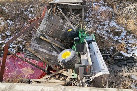 Bridge collapse leads to river contamination • Iowa Capital Dispatch