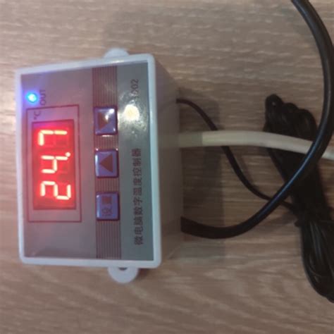 XH W3002 220V Digital LED Temperature Controller 10A Thermostat Control