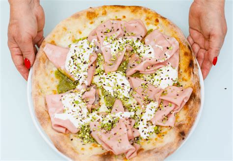 Pizza Mit Pistazien Pesto Einfaches Rezept Pistazien