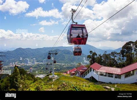 New cable car in Genting Highlands ferrying passengers in Malaysia ...