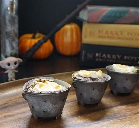 Cauldron cakes with Felix Felicis filling | Bijoux & Bits