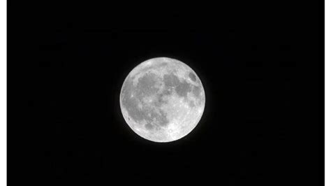 Cara Melihat Super Blue Moon Yang Bakal Terjadi Besok Bolehkah Dilihat