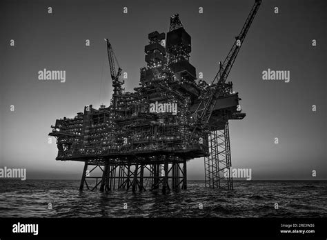 Drilling Platform Jack Up Rig Black And White Stock Photos Images Alamy