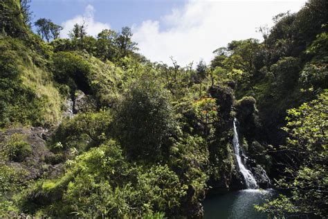 Best Waterfalls In Maui - Spotlight Hawaii