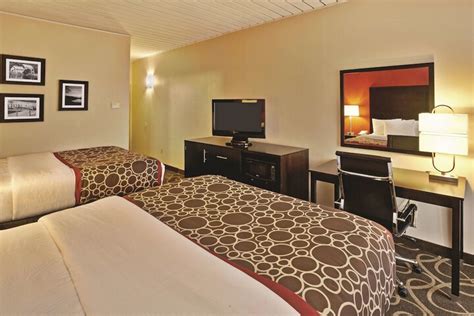 La Quinta Inn & Suites by Wyndham Elkview Charleston NE Elkview ...