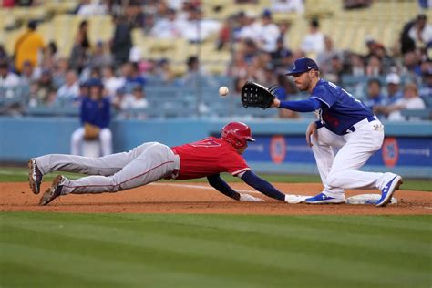 Dodgers Score: Dave Roberts' Cryptic Message to Rookie, Shohei Ohtani ...