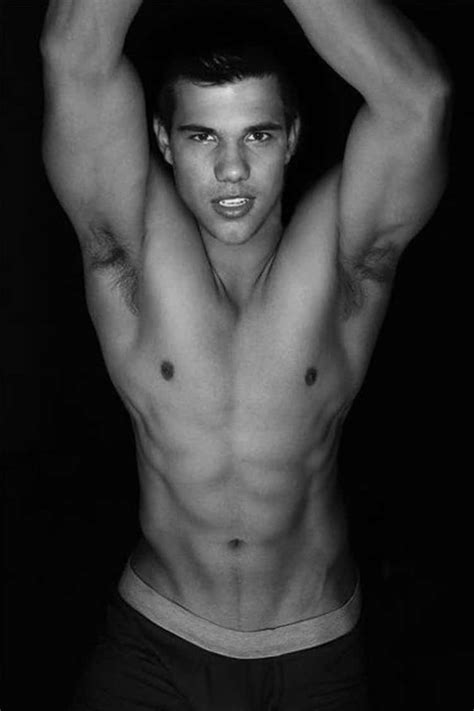 Taylor Lautner Shirtless Wallpaper