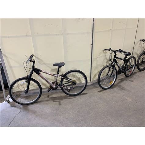 2 BIKES: ADAMS KICKSTART BLACK 18 SPEED FRONT SUSPENSION MOUNTAIN BIKE ...