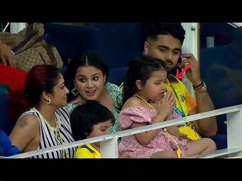 MS Dhoni S Daughter Ziva Dhoni Praying For Chennai Super Kings Victory