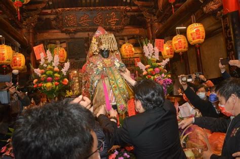 新港奉天宮媽祖起駕遶境祈求媽祖保佑台灣平安