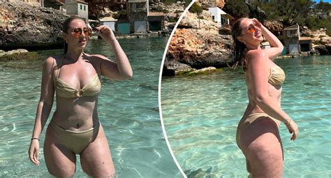Influencer S Bikini Snap Goes Viral For Surprising Reason Sent Me Into A Spiral