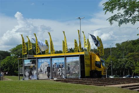 Notícias da UFMG Caminhão museu que resgata lutas pela terra no