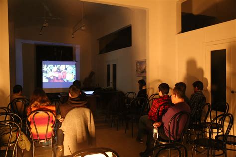 La Asociación La Raíz A Raiz organiza el cinefórum café Un mundo en