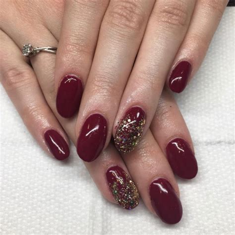 33 Best Fall Nail Colors — Burgundy Nails