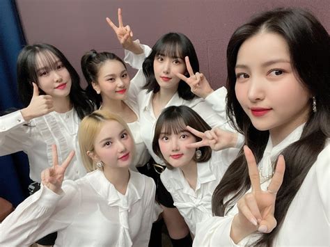 All GFRIEND Members Post Same Update On Instagram - Koreaboo