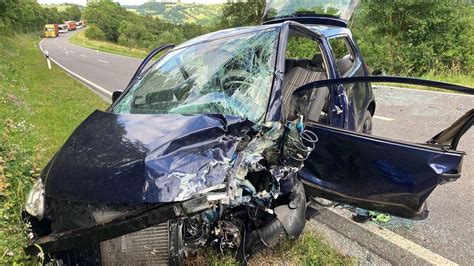 Nach Frontalcrash bei Mulfingen Autofahrerin lebensgefährlich verletzt