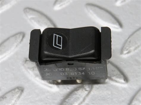 32209 Mercedes-Benz W123 230E Rear Right Electric Window Switch 000820 ...
