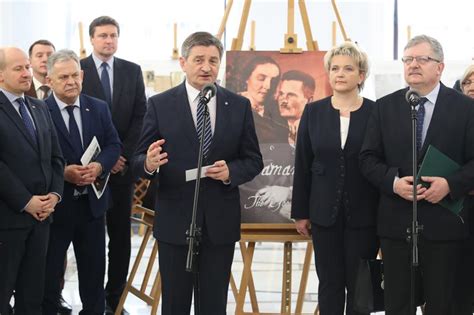 Pose Prof J Zef Brynkus Czy Pis Nie Chce Uczczenia Polak W