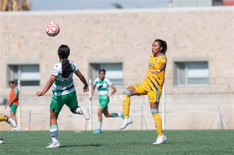 Deiry Ram Rez Santos Laguna Vs Tigres Femenil Sub J