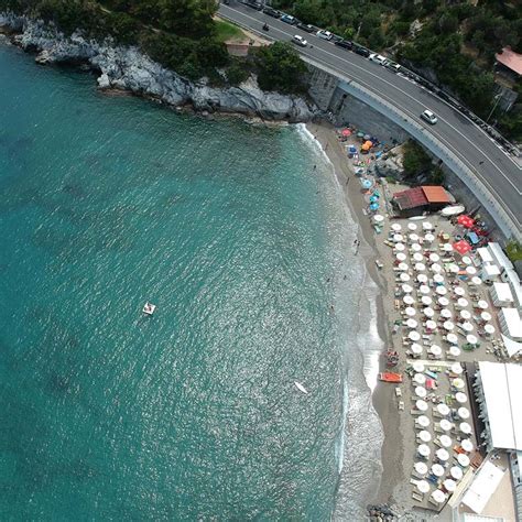 Spiaggia Bergeggi Stabilimento Balneare Playa De Luna Spiaggia