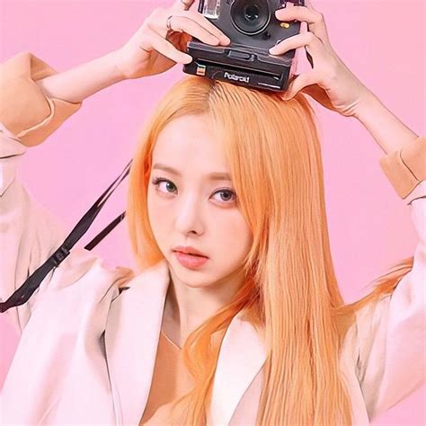 LOONA Vivi 2021 Season S Greetings LOONA Kpop Girls Girl Vivi