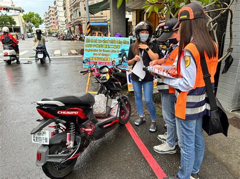 「微型電動二輪車」違法改裝騎上路，最高處新台幣5400元罰鍰，高雄市區監理所加強取締！