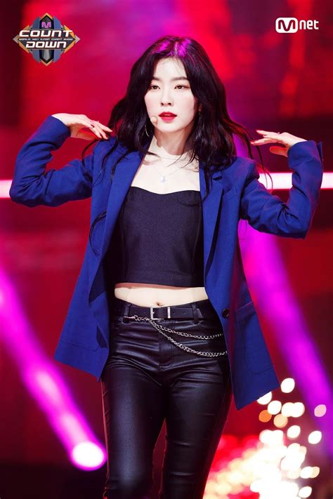 10+ Photos Of Red Velvet's Irene Rocking A Hot Blazer Over Her Outfit - Koreaboo