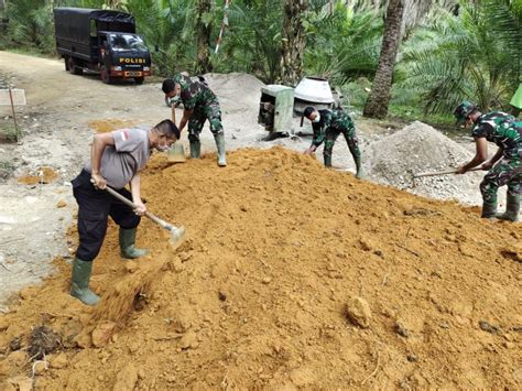 TNI Polri Goro Ratakan Tanah Penimbunan Box Culvert