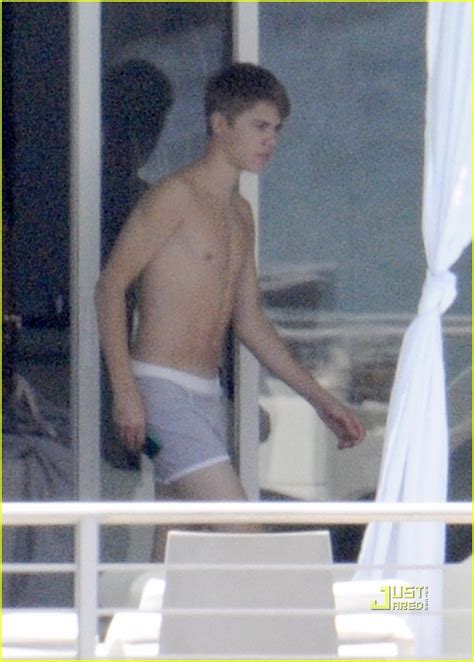 Justin Bieber Shirtless Time In Miami Photo 2565594 Justin Bieber