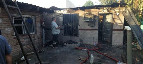 Cinco Integrantes De Una Familia Murieron Al Incendiarse Su Precaria Vivienda