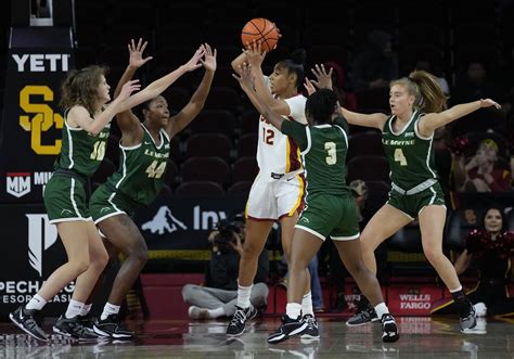 Women's college basketball top 25 roundup: JuJu Watkins scores 35 as No. 10 USC beats Le Moyne ...