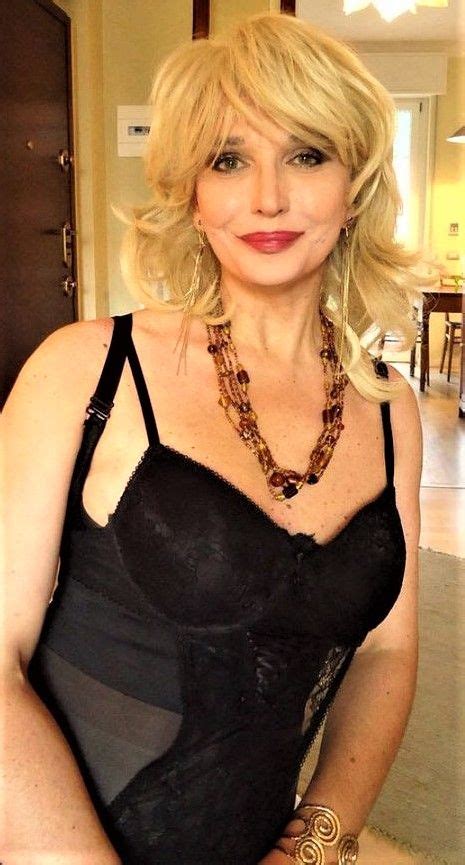 Mature Tv Sexy Granny Lovely Gorgeous Pretty Outfits Lillies